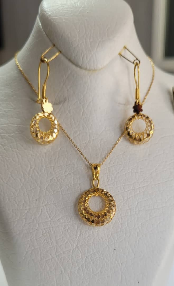 انواع سرویس و نیم سرویس طلا (ست و نیم ست)