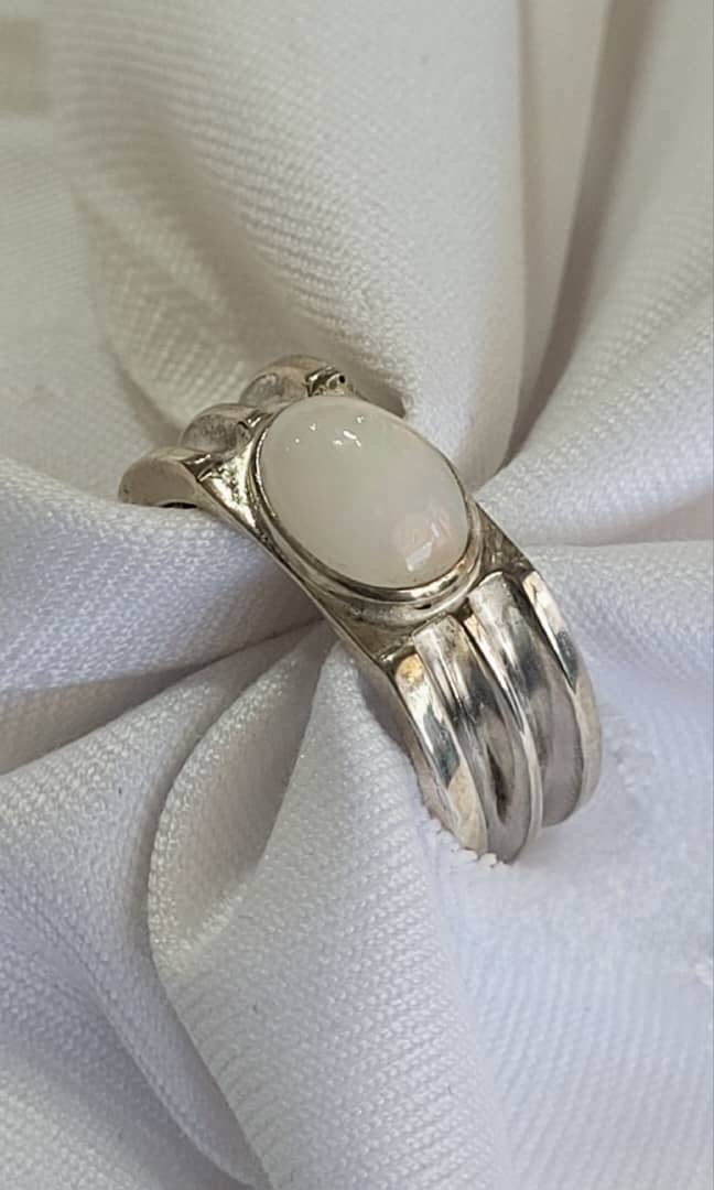 انگشتر نقره با سنگ زیبای اوپال ۰۲